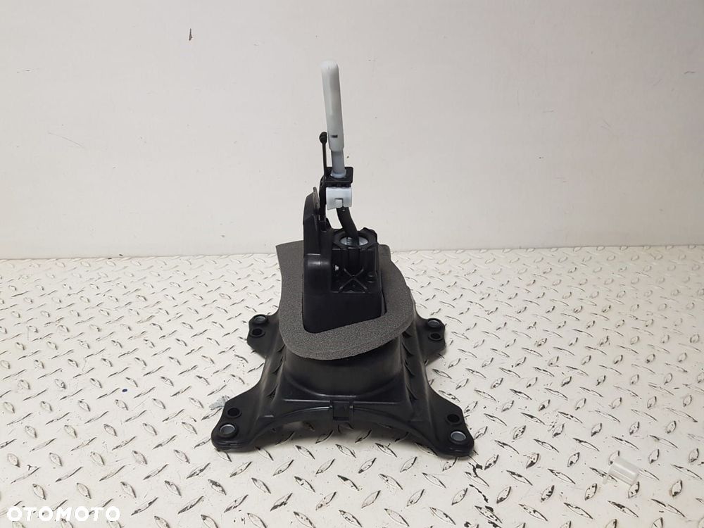 FABRYCZNIE NOWA ORYGINALNA PROWADNICA GAŁKA DZWIGNIA ZMIANY 6 BIEGÓW MANUAL CORSA E 14-25  55509033 - 3