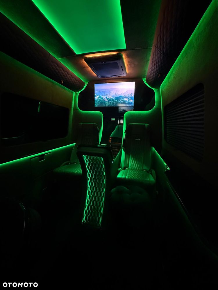 Mercedes-Benz Sprinter - 20