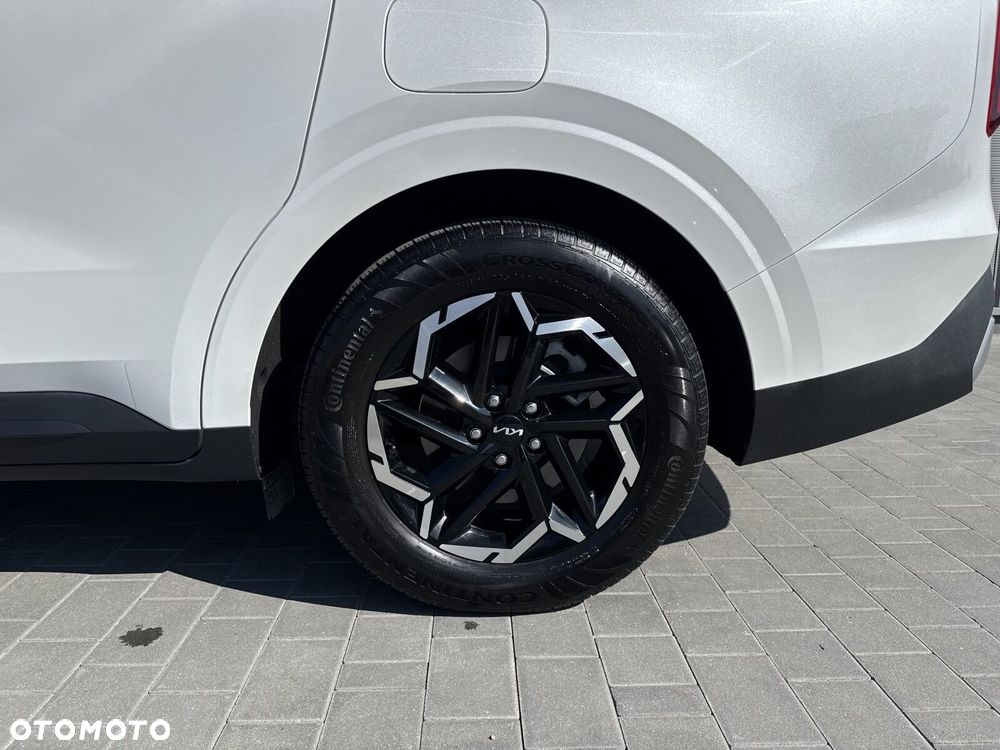 Kia Carnival - 9