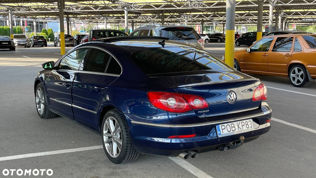 Volkswagen Passat - 4