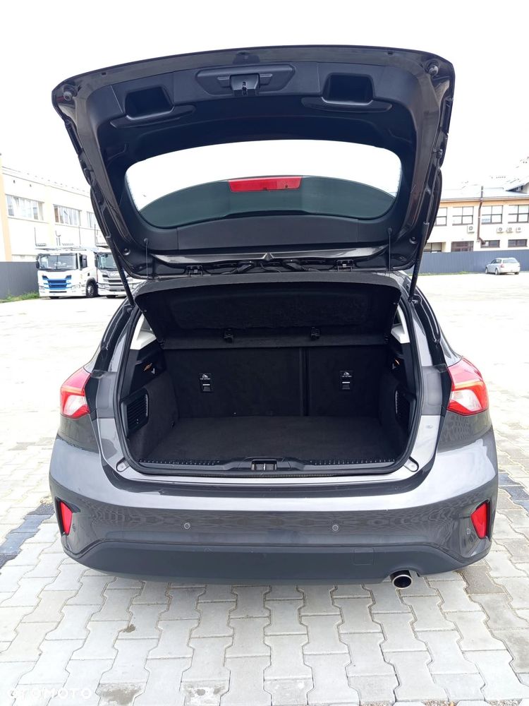 Ford Focus - 8