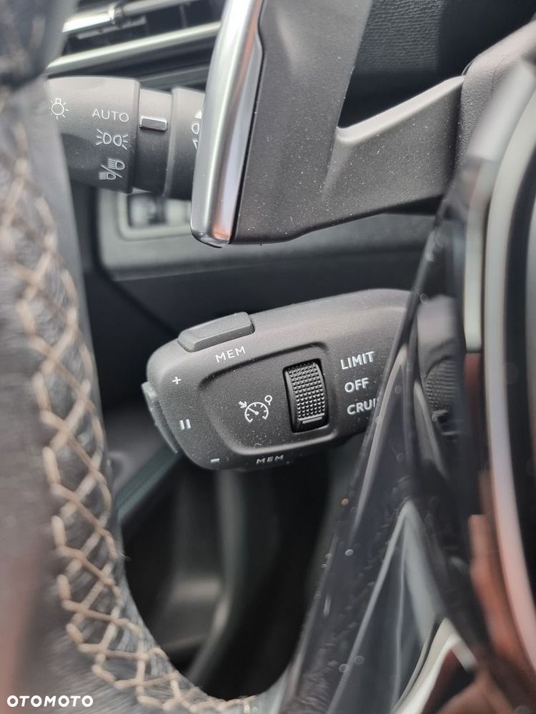 Peugeot 3008 1.2 PureTech Allure Pack S&S EAT8 - 33