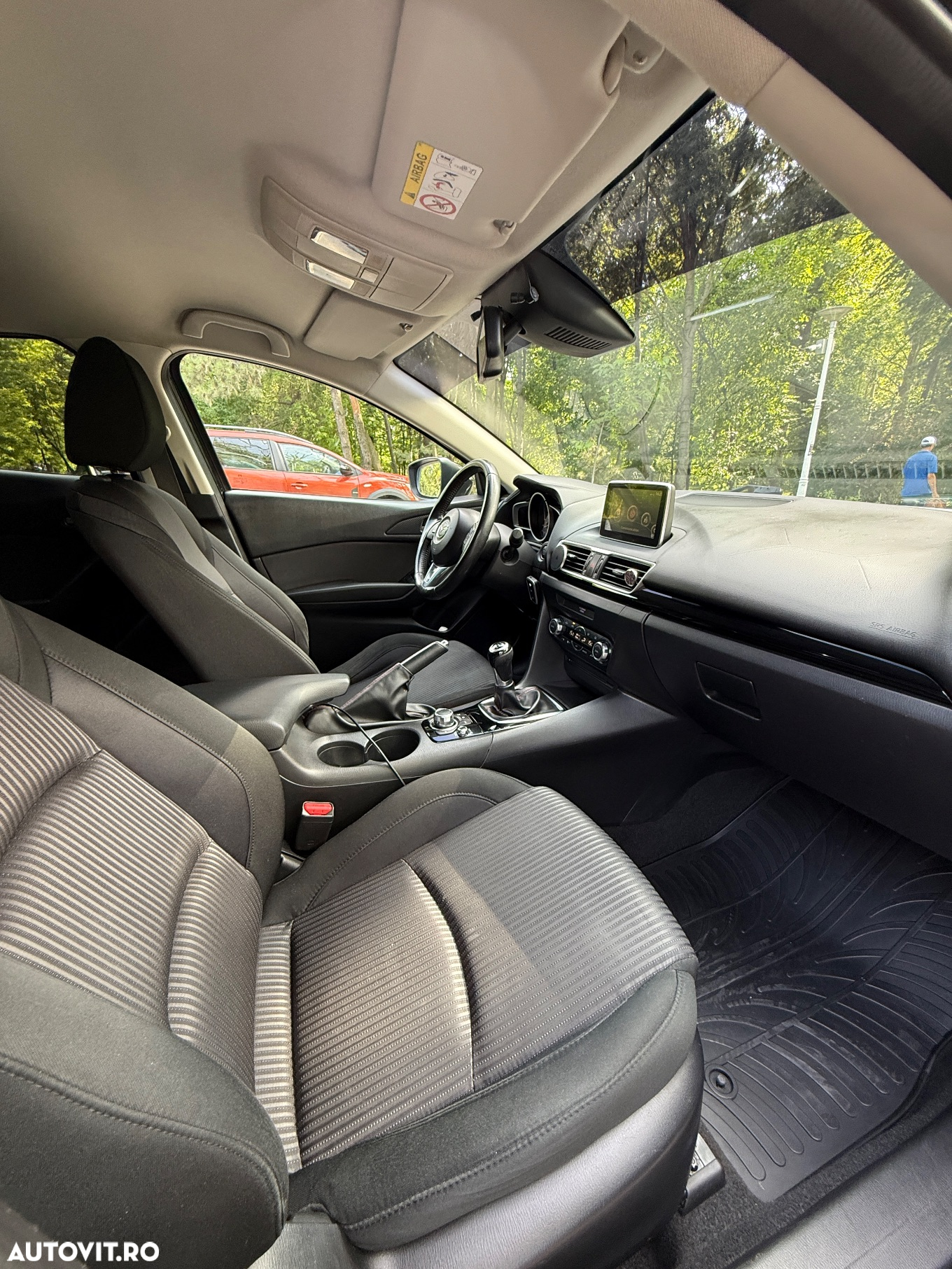 Mazda 3 G120 Attraction - 8