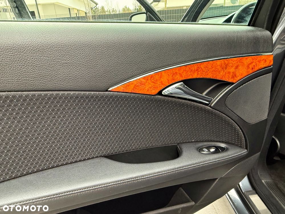 Mercedes-Benz Klasa E - 28