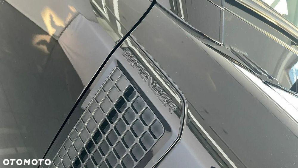 Land Rover Defender - 9