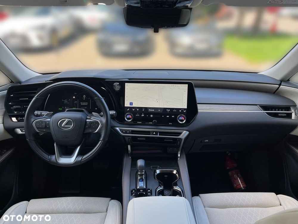 Lexus RX 450h+ Omotenashi - 6