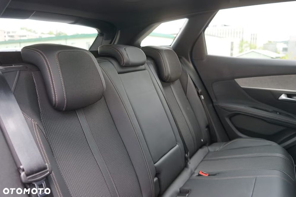 Peugeot 3008 1.6 PureTech HYbrid4 GT Line S&S EAT8 - 13