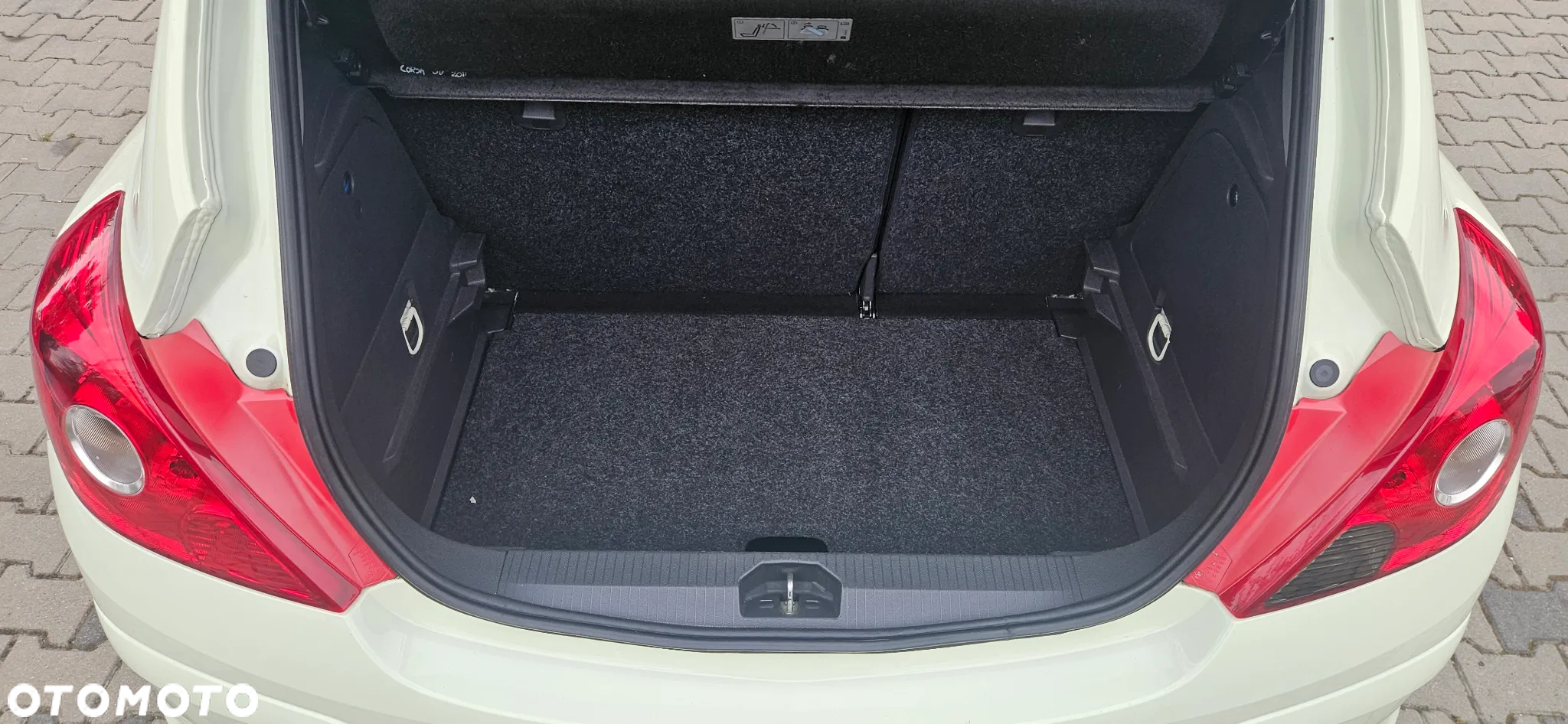Opel Corsa 1.4 16V Satellite - 7