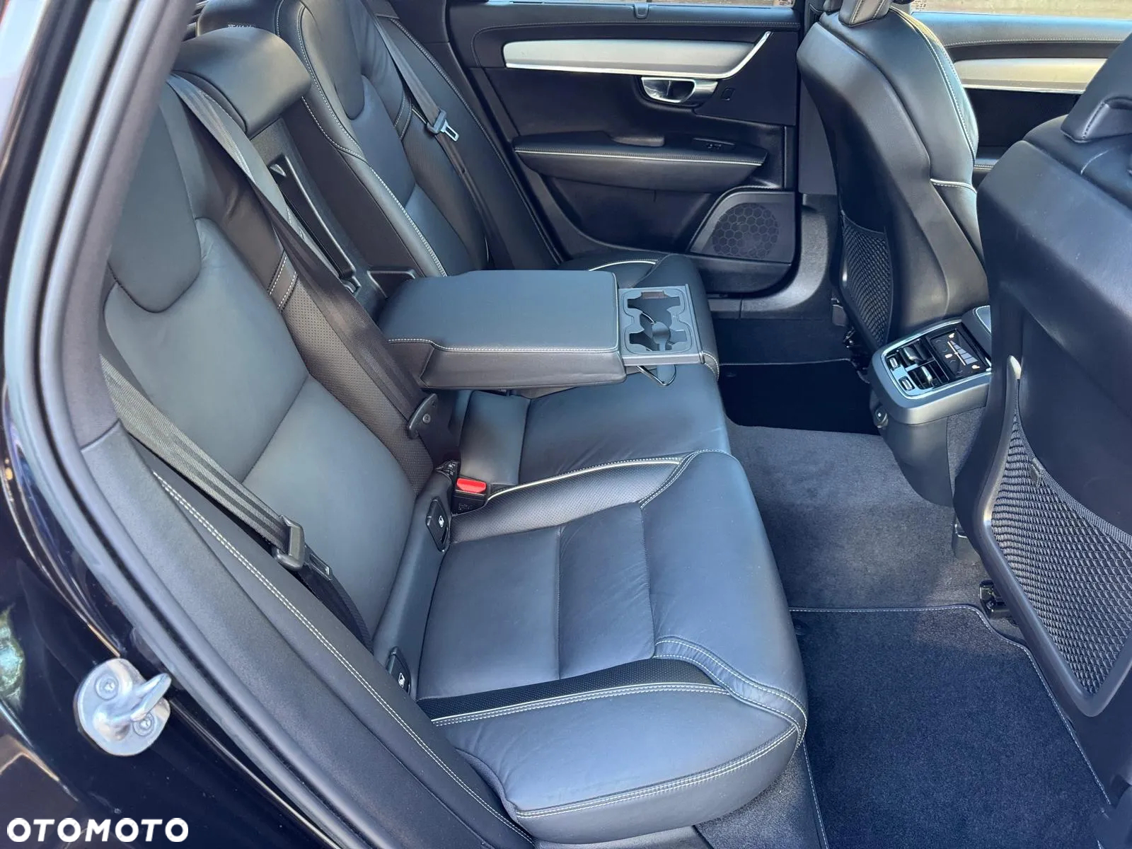 Volvo V90 B5 B Ultimate Dark - 40