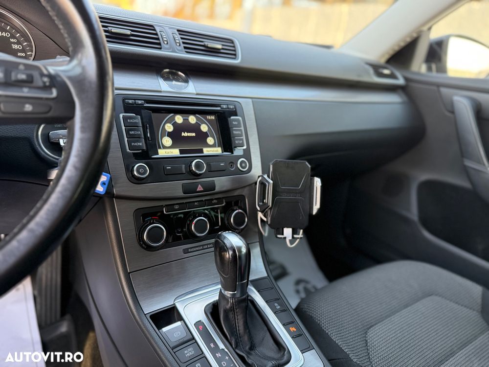 Volkswagen Passat Variant 2.0 TDI 4Motion DSG BlueMotion Tech Highline - 14