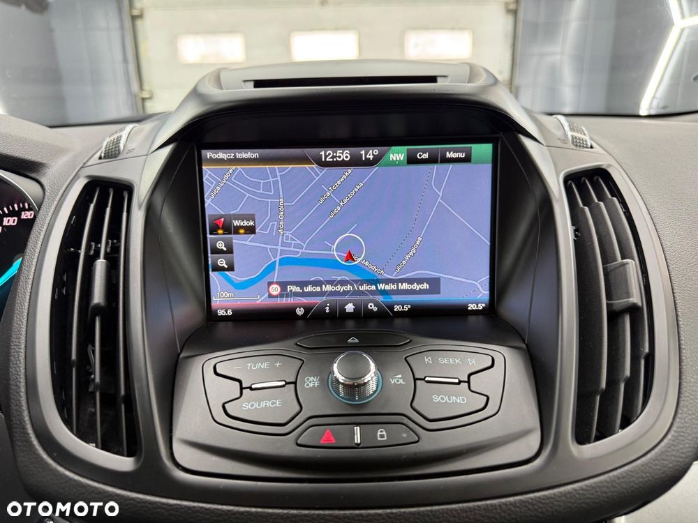 Ford Kuga 1.5 EcoBoost 2x4 Titanium - 16