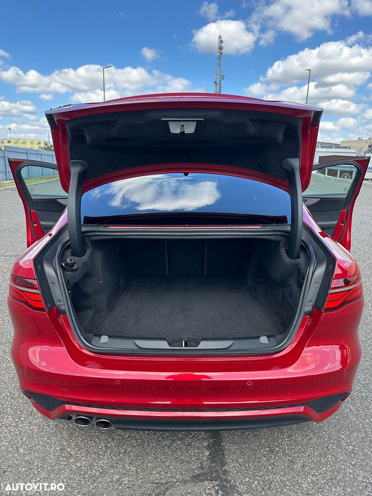 Jaguar XE D180 AWD R-Dynamic S - 4