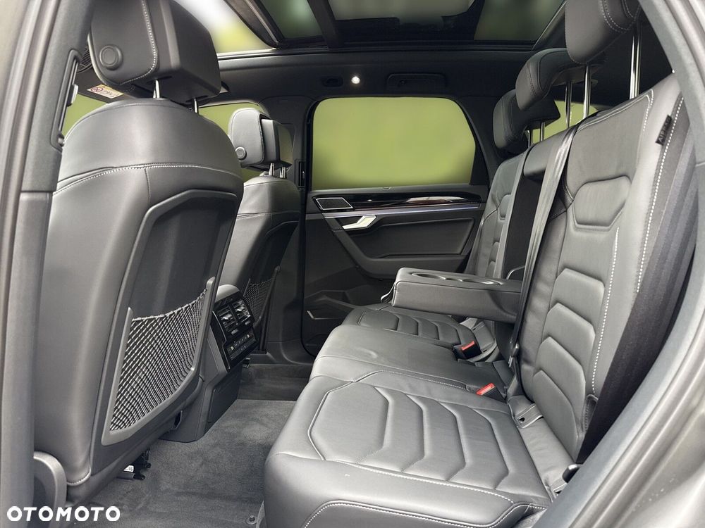 Volkswagen Touareg - 21