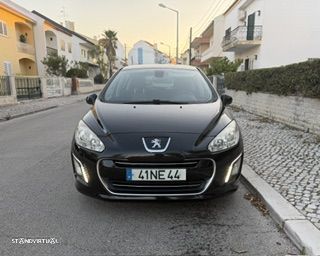 Peugeot 308 2012 photo 2