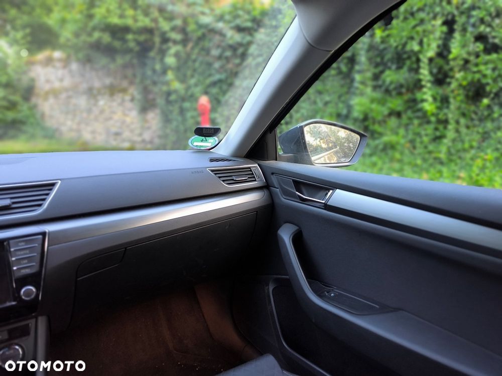 Skoda Superb 2.0 TDI DSG L&K - 10