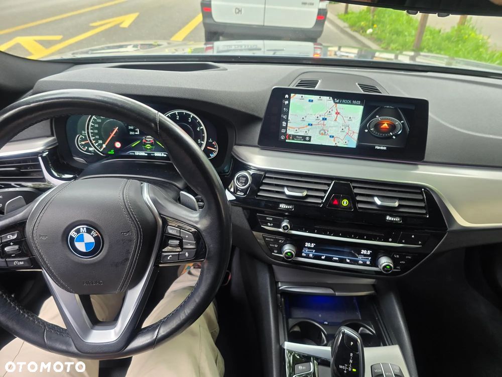 BMW Seria 5 520d xDrive Sport Line - 13