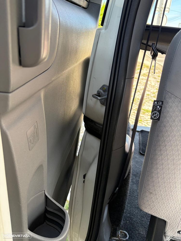 Nissan NV200 Combi - 20