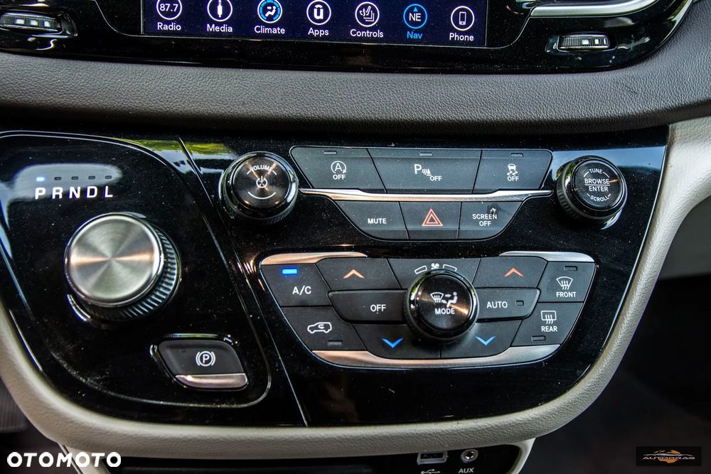 Chrysler Pacifica - 18