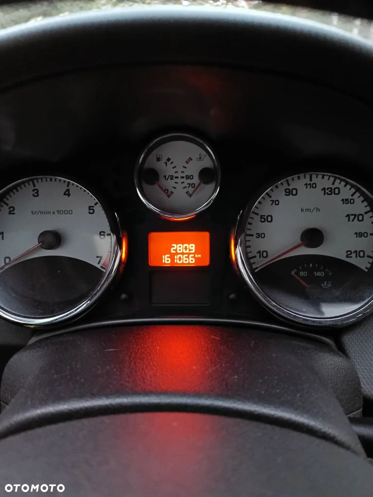 Peugeot 207 - 9