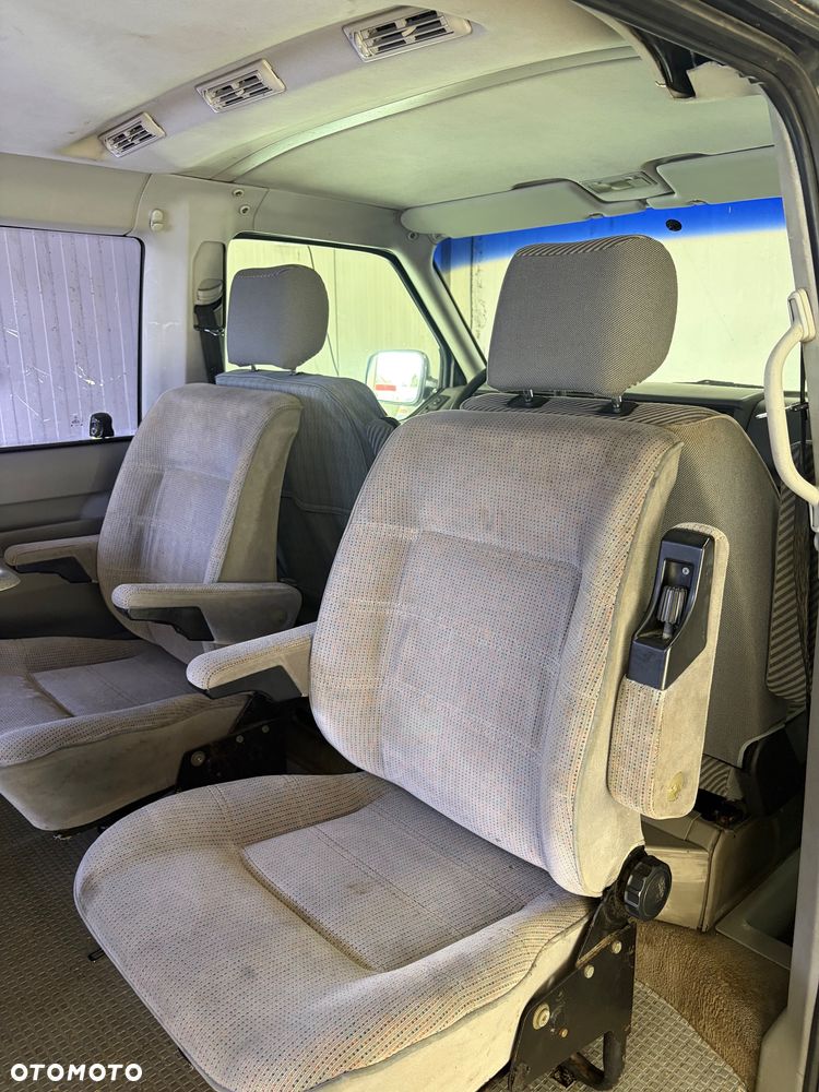 Volkswagen Multivan - 10