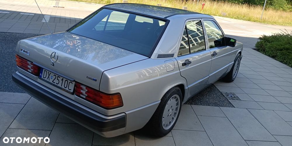 Mercedes-Benz W201 (190) - 5