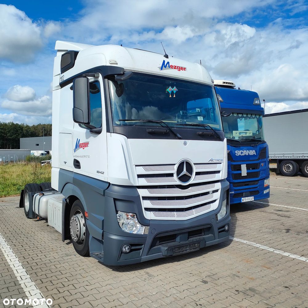 Mercedes-Benz Actros - 1
