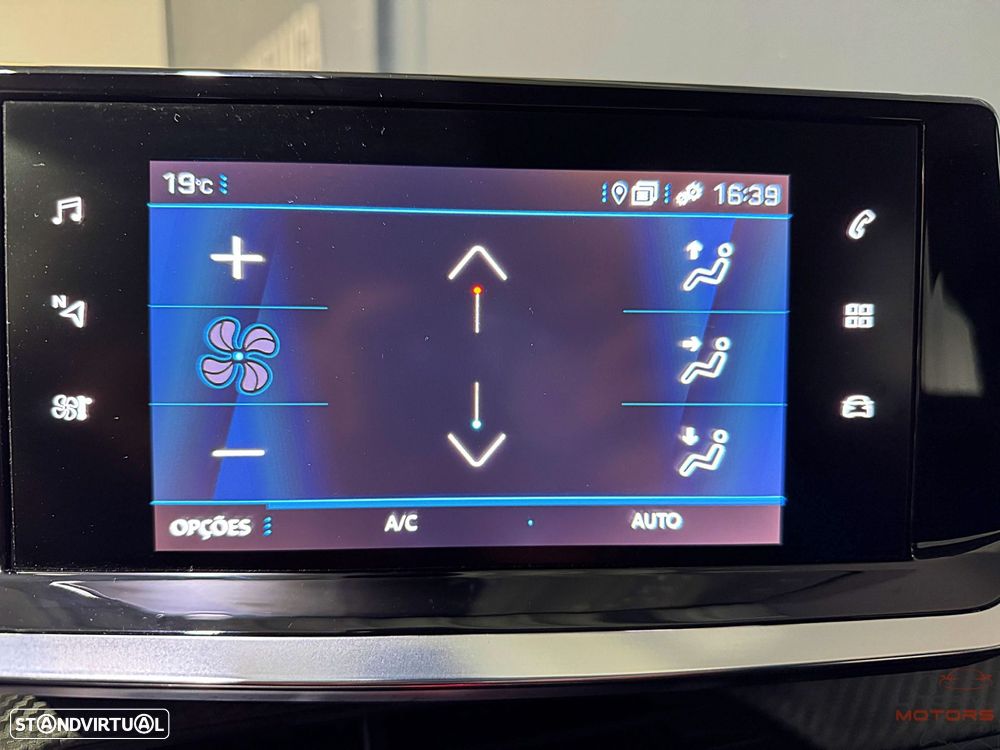 Peugeot 2008 1.2 PureTech Allure EAT8 - 33