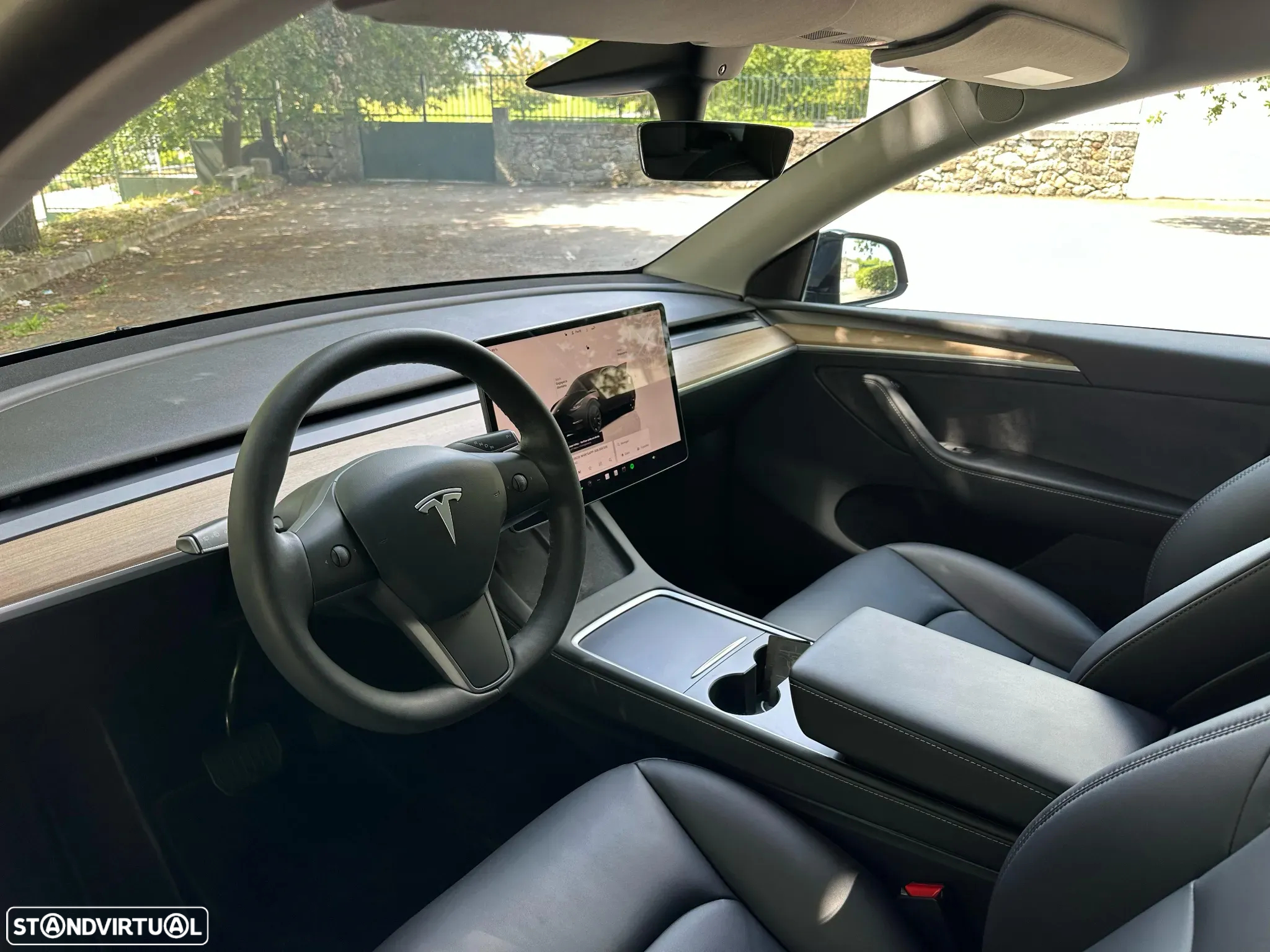 Tesla Model Y Long Range Dual Motor AWD - 8