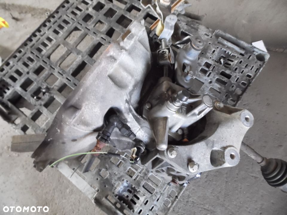 Skrzynia biegów Opel Corsa D 1.0b - 1