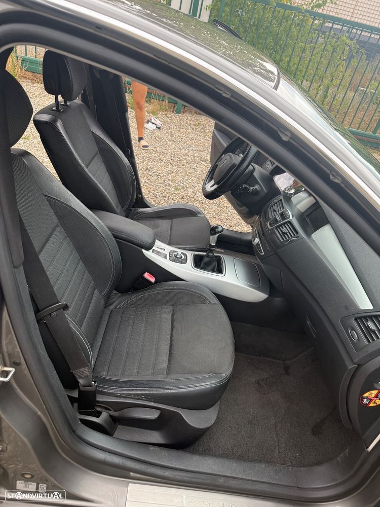 Renault Laguna 2.0 dCi Confort - 13