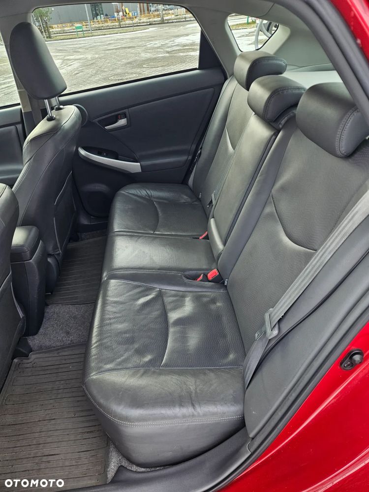 Toyota Prius (Hybrid) Executive - 7