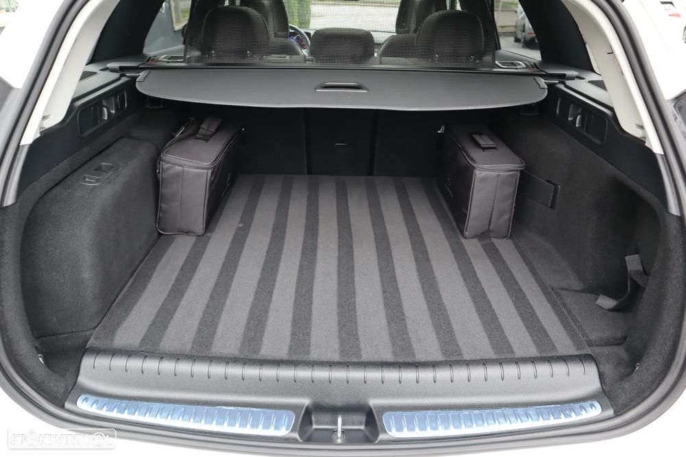 Mercedes-Benz C 300 e Avantgarde - 9