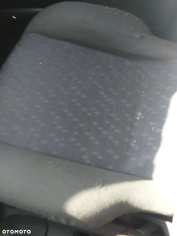 Auto na części - Ford Focus diesel Silnik Skrzynia Drzwi Maska Klapa Błotnik Zderzak Lampa Szyba Klamka Lusterko Deska Kokpit - 4