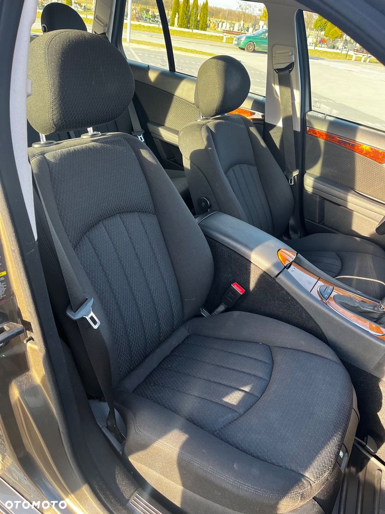 Mercedes-Benz Klasa E 350 Elegance - 23