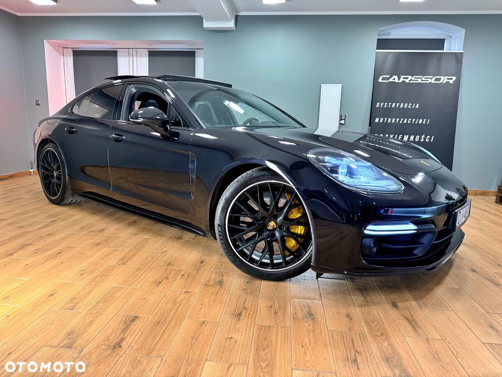 Porsche Panamera Turbo Executive - 35