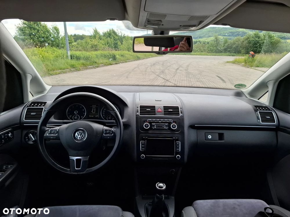 Volkswagen Touran - 9