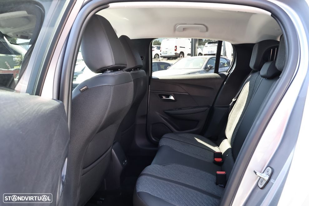 Peugeot e-208 Allure - 16