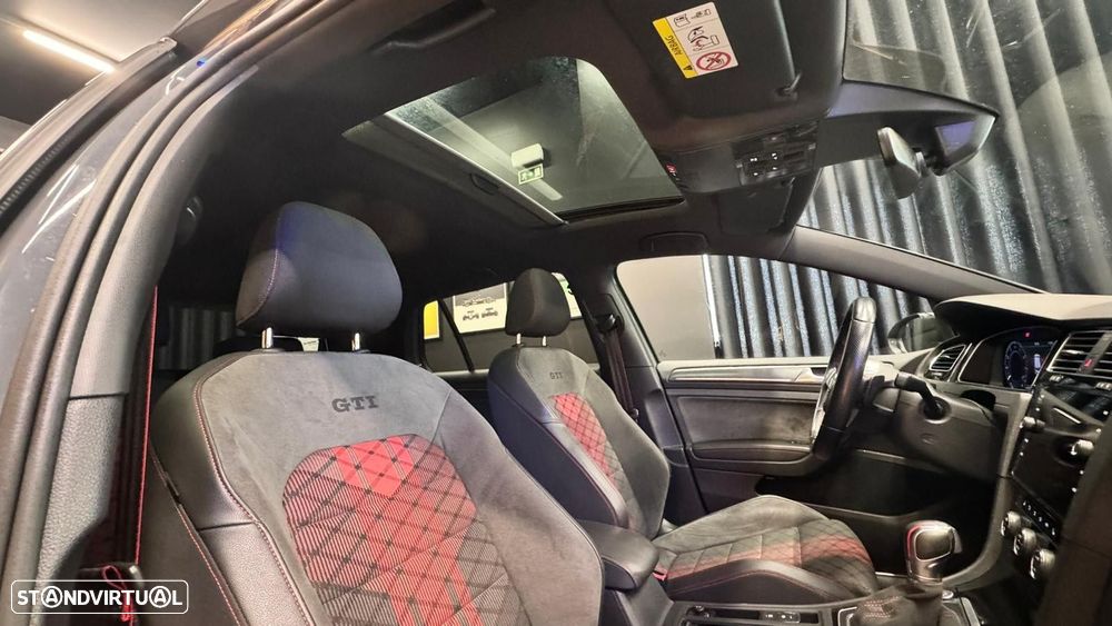 VW Golf - 12
