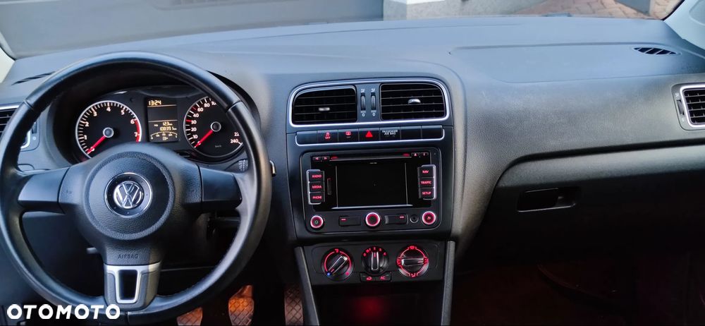 Volkswagen Polo 1.2 TSI MATCH - 10
