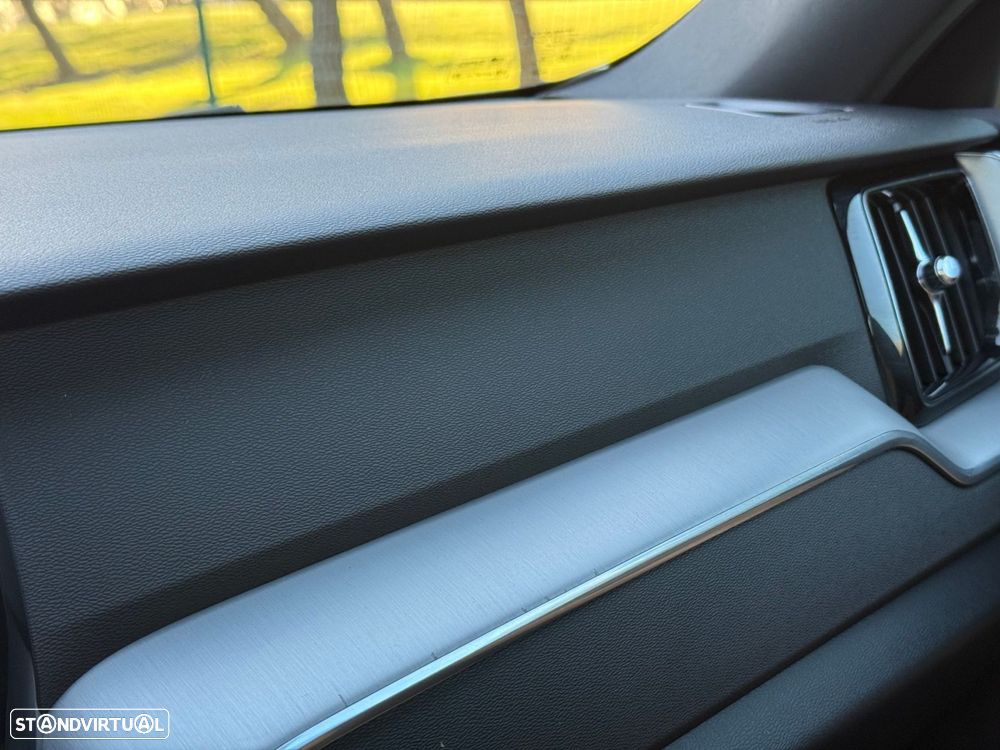 Volvo XC 60 2.0 T8 PHEV Inscription AWD - 42