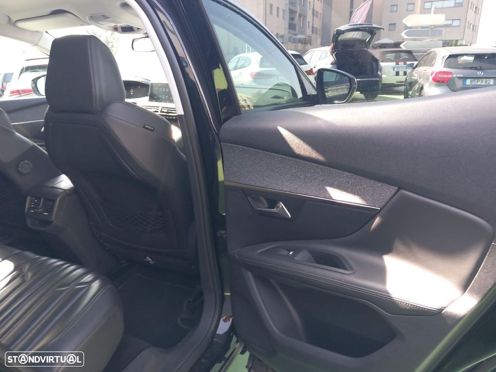 Peugeot 3008 1.6 BlueHDi Allure EAT6 - 26