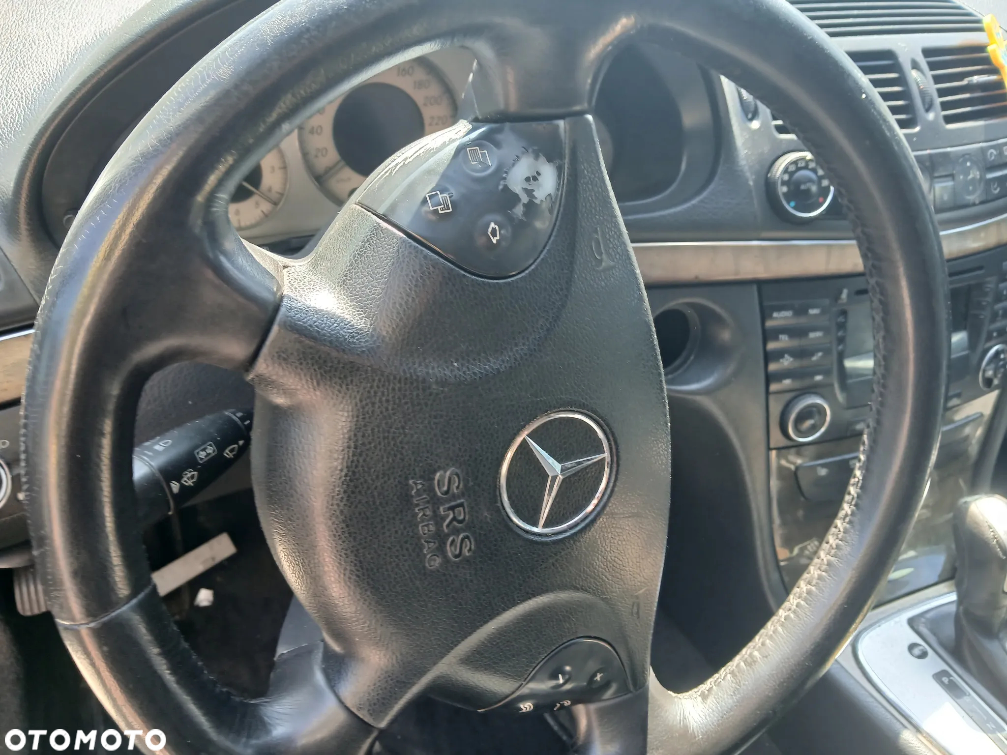 mercedes benz W211 E270 185 fotel fotele kanapa deska kokpit podsufitka boczek boczki klamka - 4