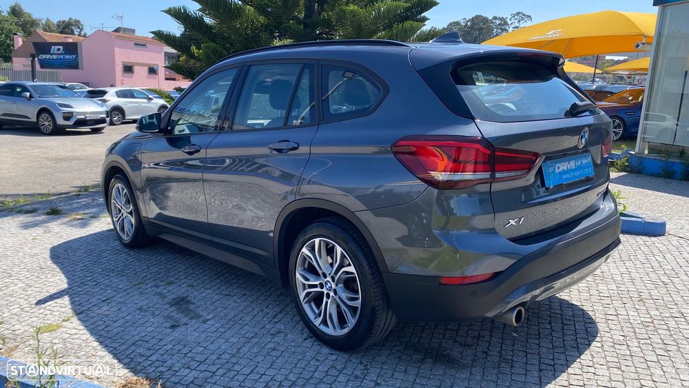 BMW X1 25 e xDrive Corporate Edition - 12