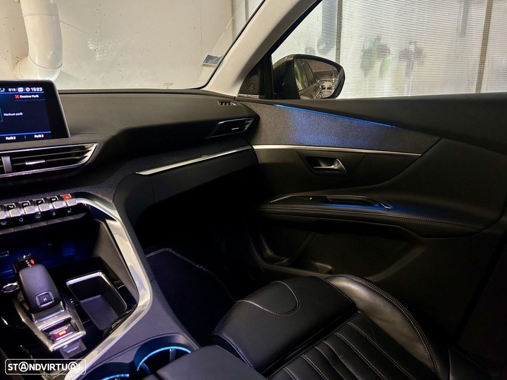 Peugeot 5008 1.2 PureTech Allure EAT8 - 46