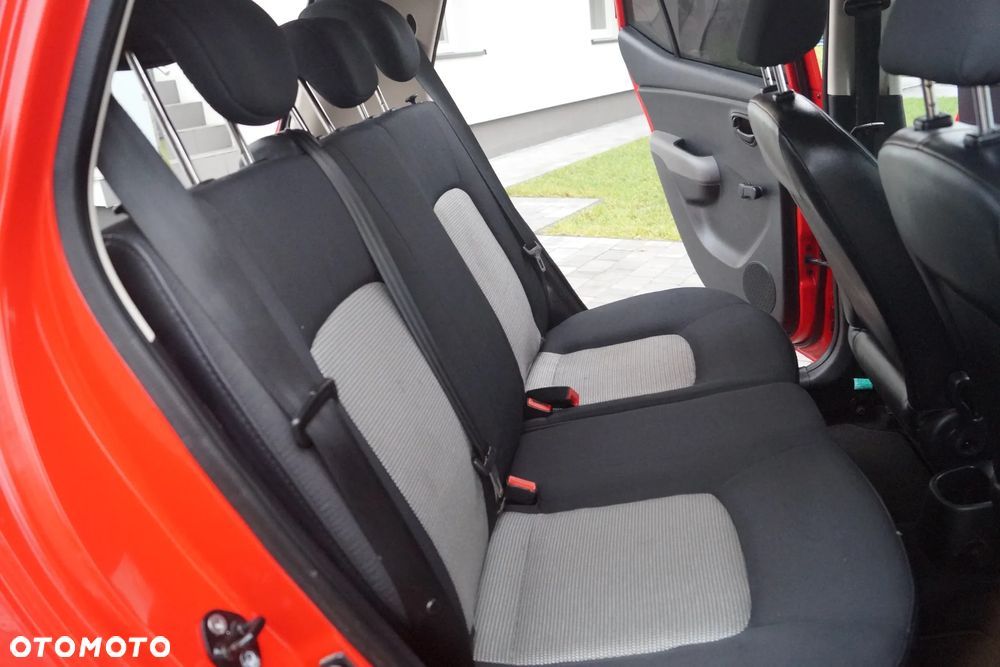 Hyundai i10 1.1 Base - 23