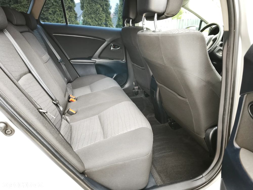 Toyota Avensis 1.8 Multidrive S Comfort - 16