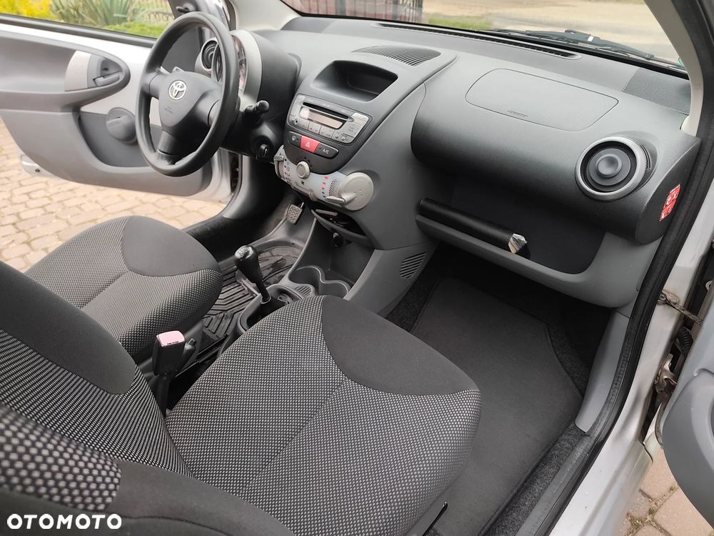 Toyota Aygo 1.0 VVT-i Luna EU5 - 14