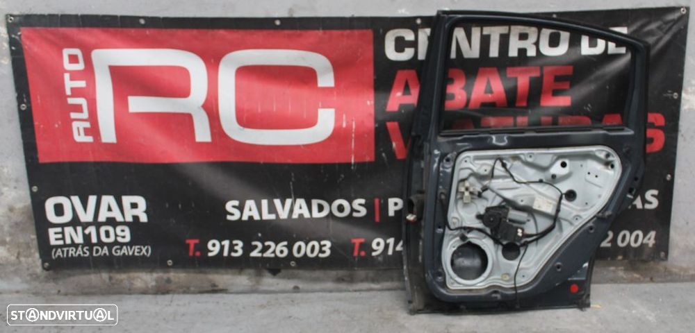 Porta de Trás do Lado Direito Volkswagen Passat de 2001 - 2