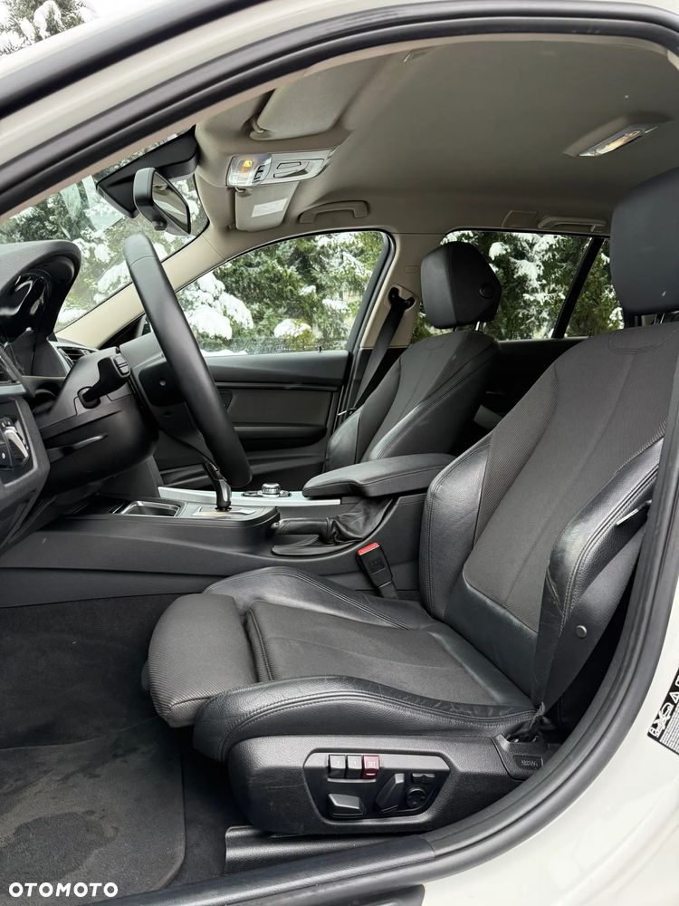 BMW Seria 3 320d xDrive Sport Line - 24