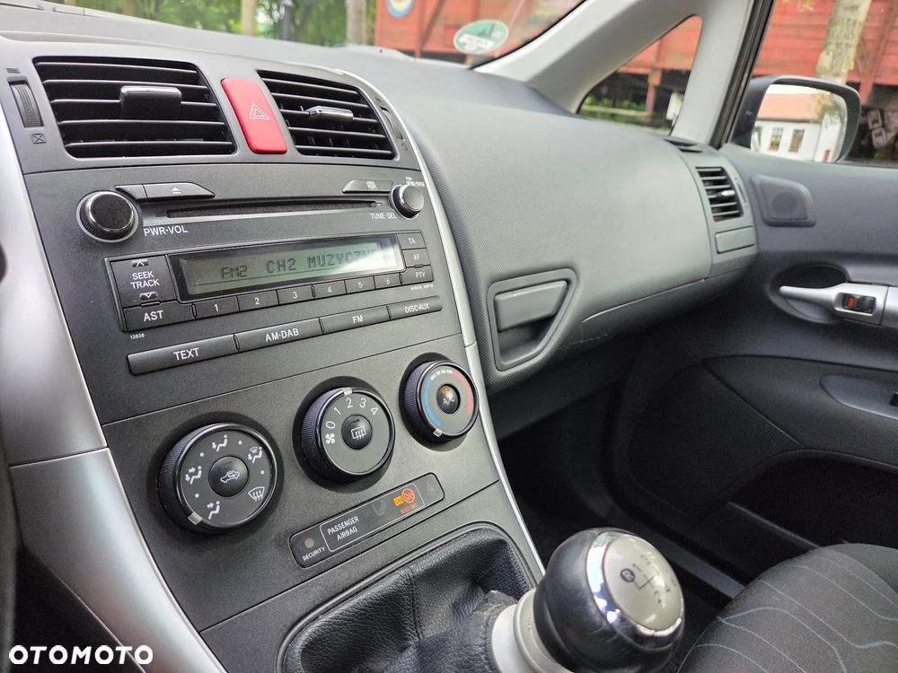 Toyota Auris - 12